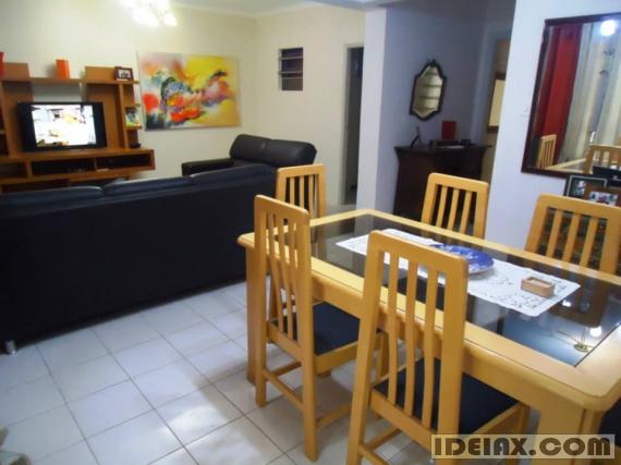 Casa feminina com quartos mobiliados